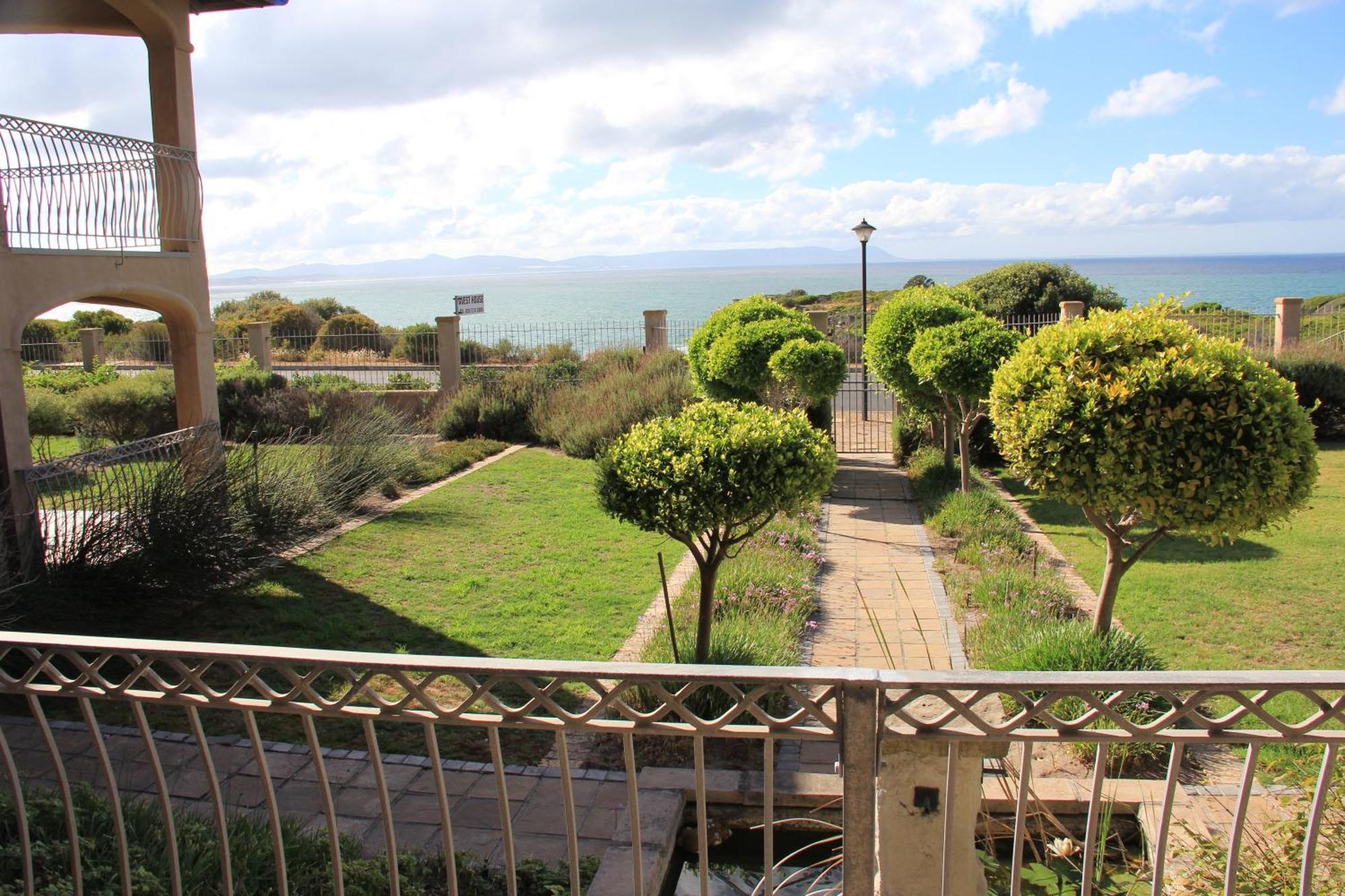 Casa de hóspedes On The Cliff